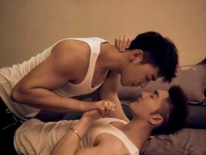 Chinese男男GayFuCK激情酒店、Chinese 男男激情酒店内，深夜传来令人脸红心跳的声音